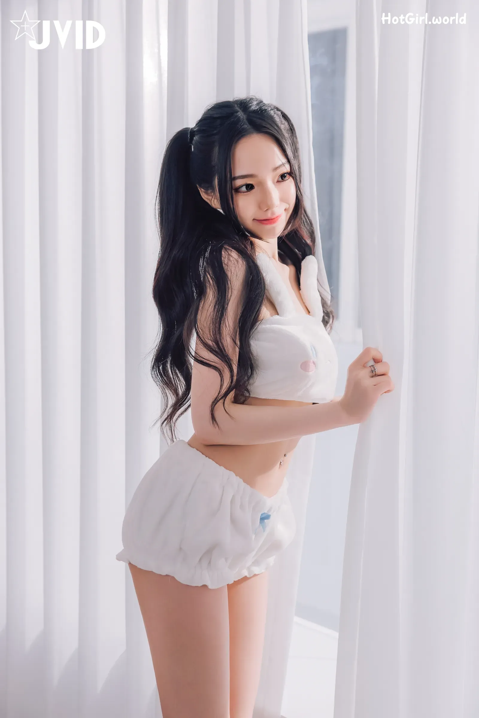 JVID-胎尼-&-啾啾-啾啾親自開箱豪華AI情慾娃娃Tiny真人比例完美粉嫩E奶激情互動舌吻揉奶樣樣來 第93张图