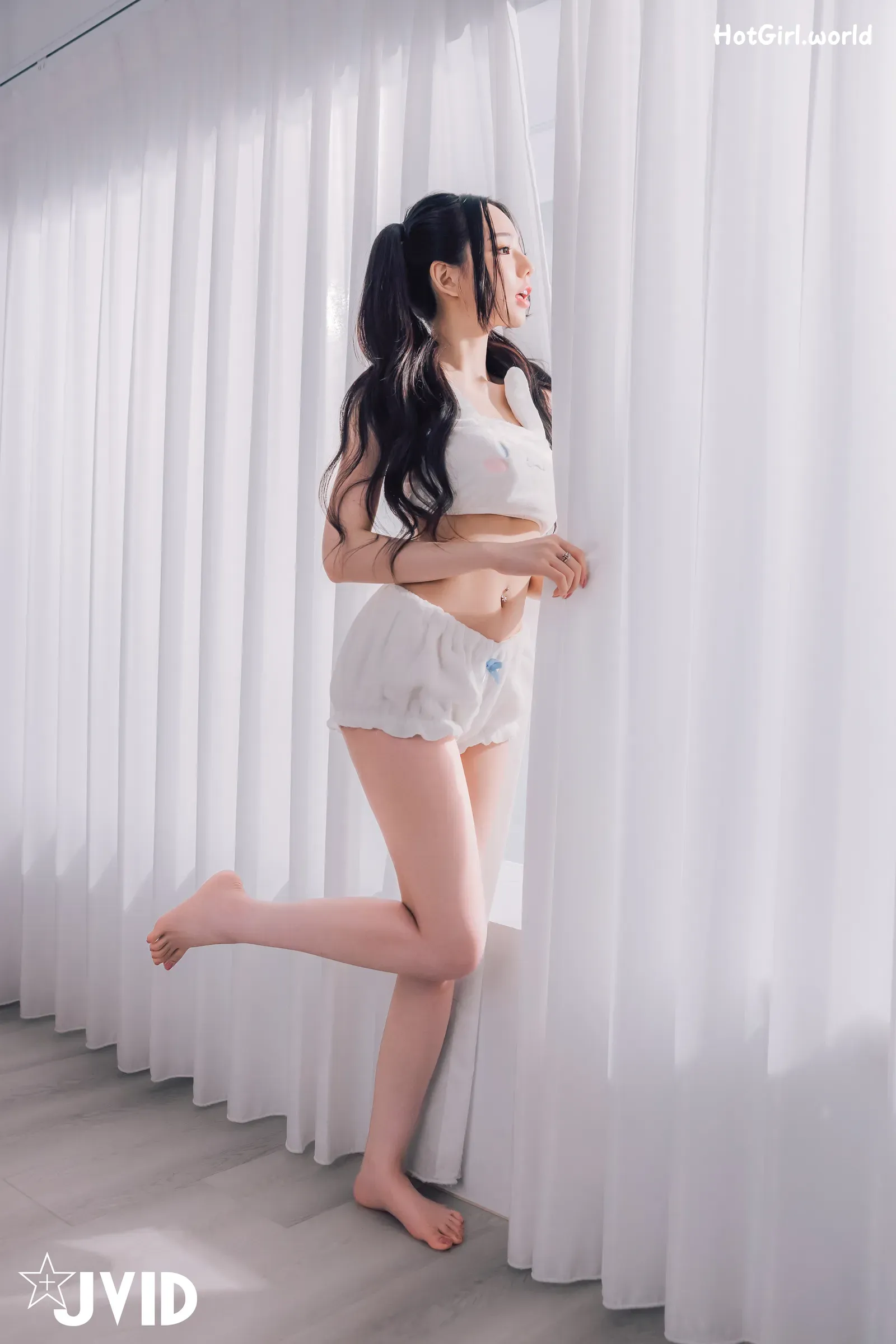 JVID-胎尼-&-啾啾-啾啾親自開箱豪華AI情慾娃娃Tiny真人比例完美粉嫩E奶激情互動舌吻揉奶樣樣來 第95张图