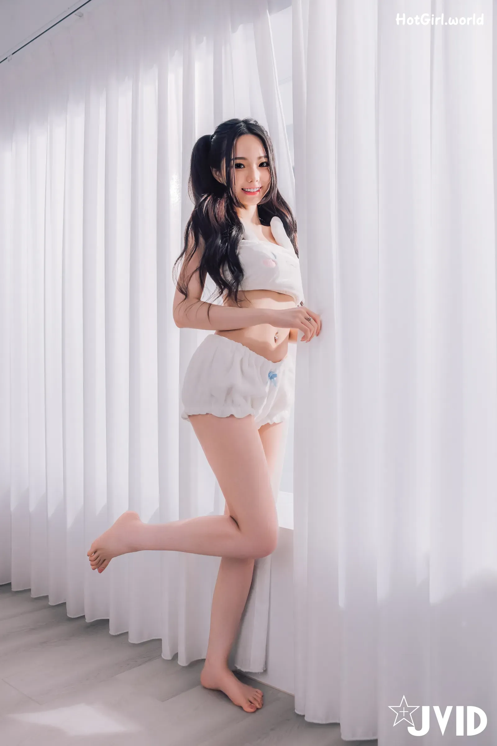 JVID-胎尼-&-啾啾-啾啾親自開箱豪華AI情慾娃娃Tiny真人比例完美粉嫩E奶激情互動舌吻揉奶樣樣來 第96张图