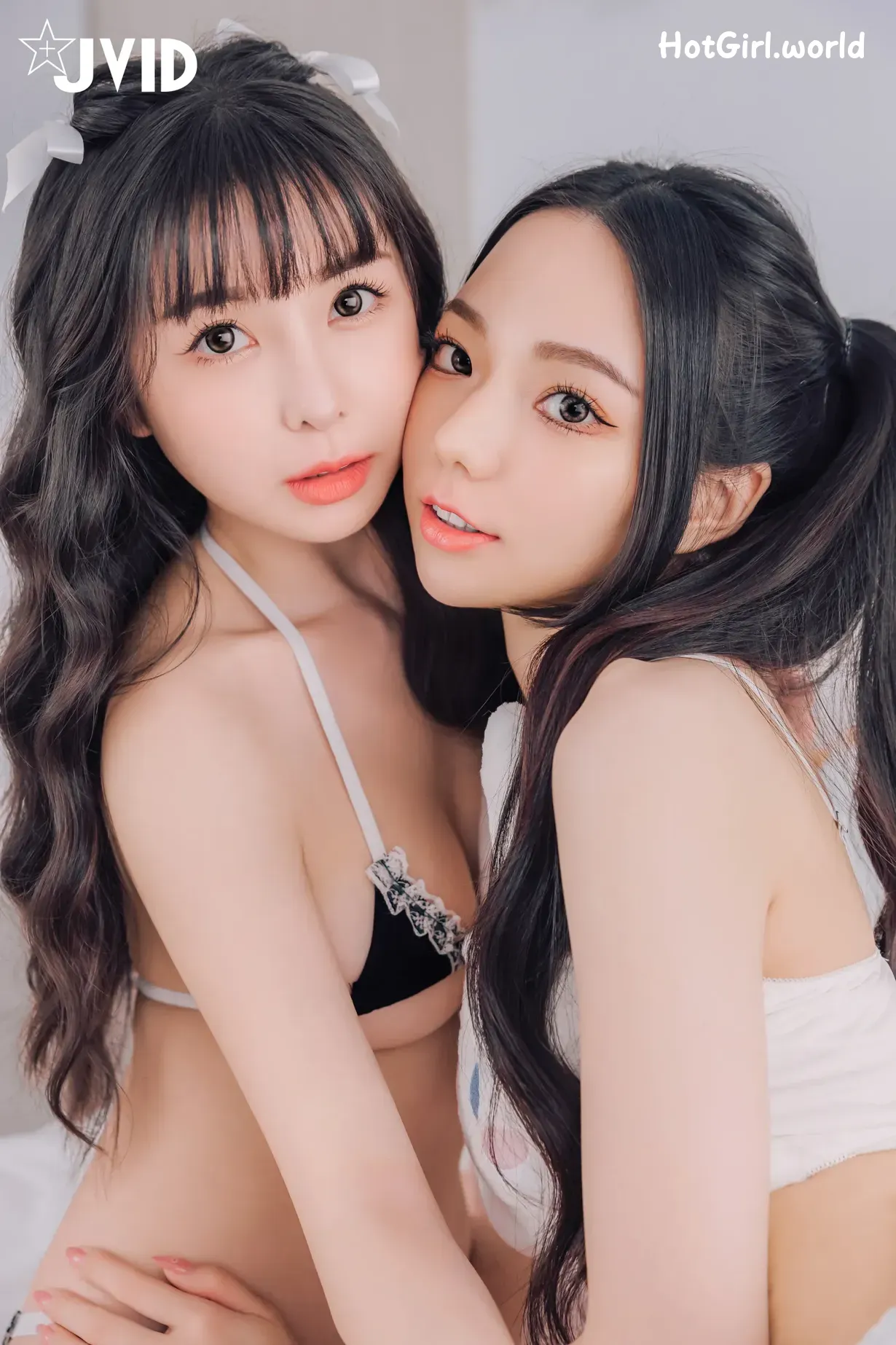 JVID-胎尼-&-啾啾-啾啾親自開箱豪華AI情慾娃娃Tiny真人比例完美粉嫩E奶激情互動舌吻揉奶樣樣來 第127张图