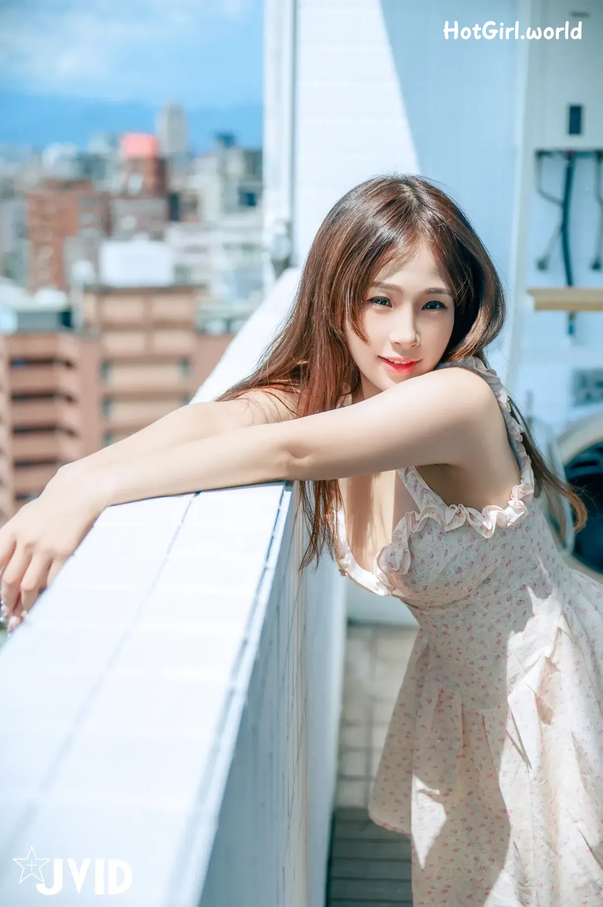 JVID-婕咪-Juice-民宿巧遇-正妹-婕咪-給了我夢幻又炙熱的假期 第31张图