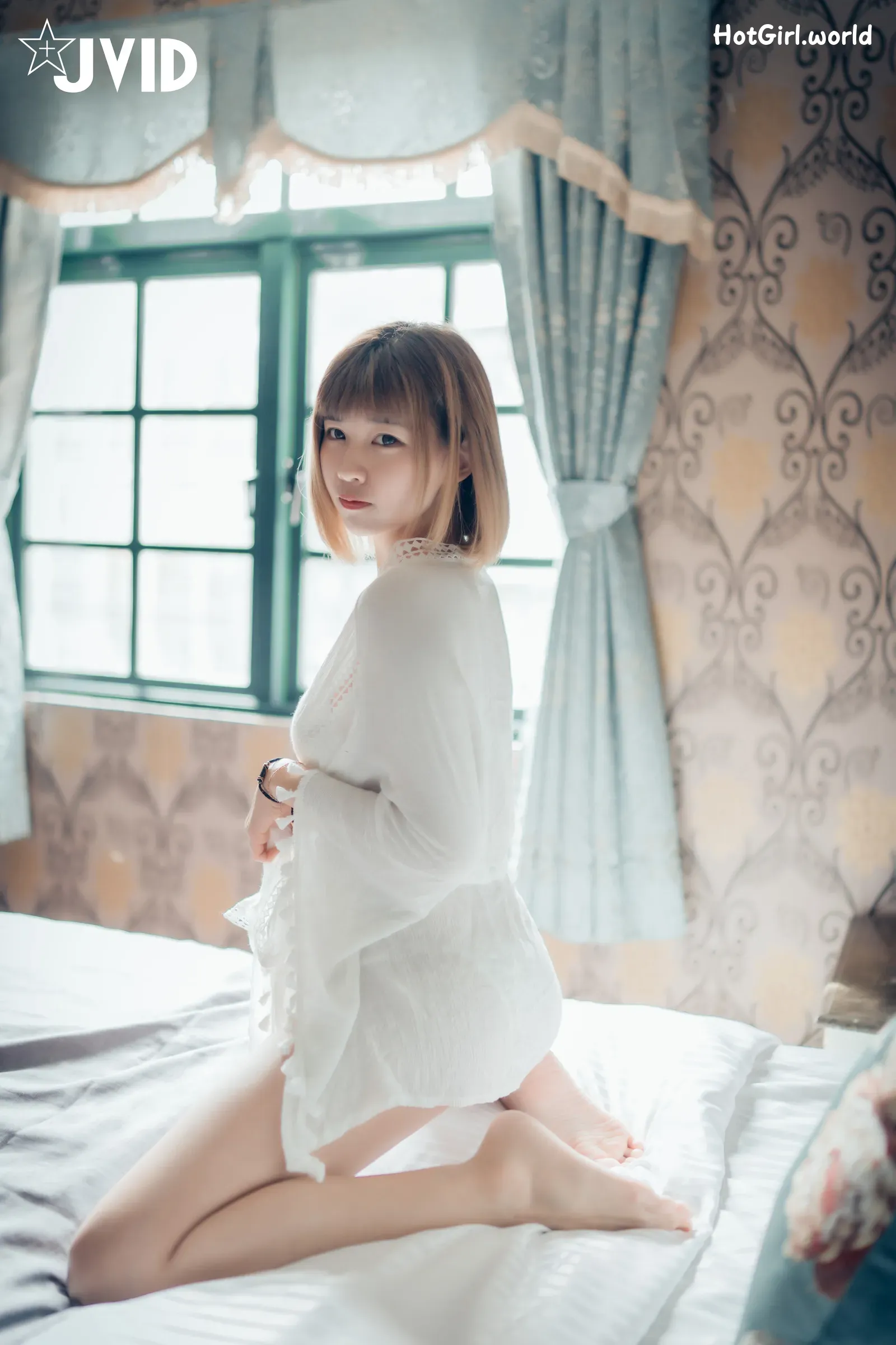 JVID-果寶寶-與-巨乳女友-果寶寶-開房間-全裸-無碼寫真 第9张图