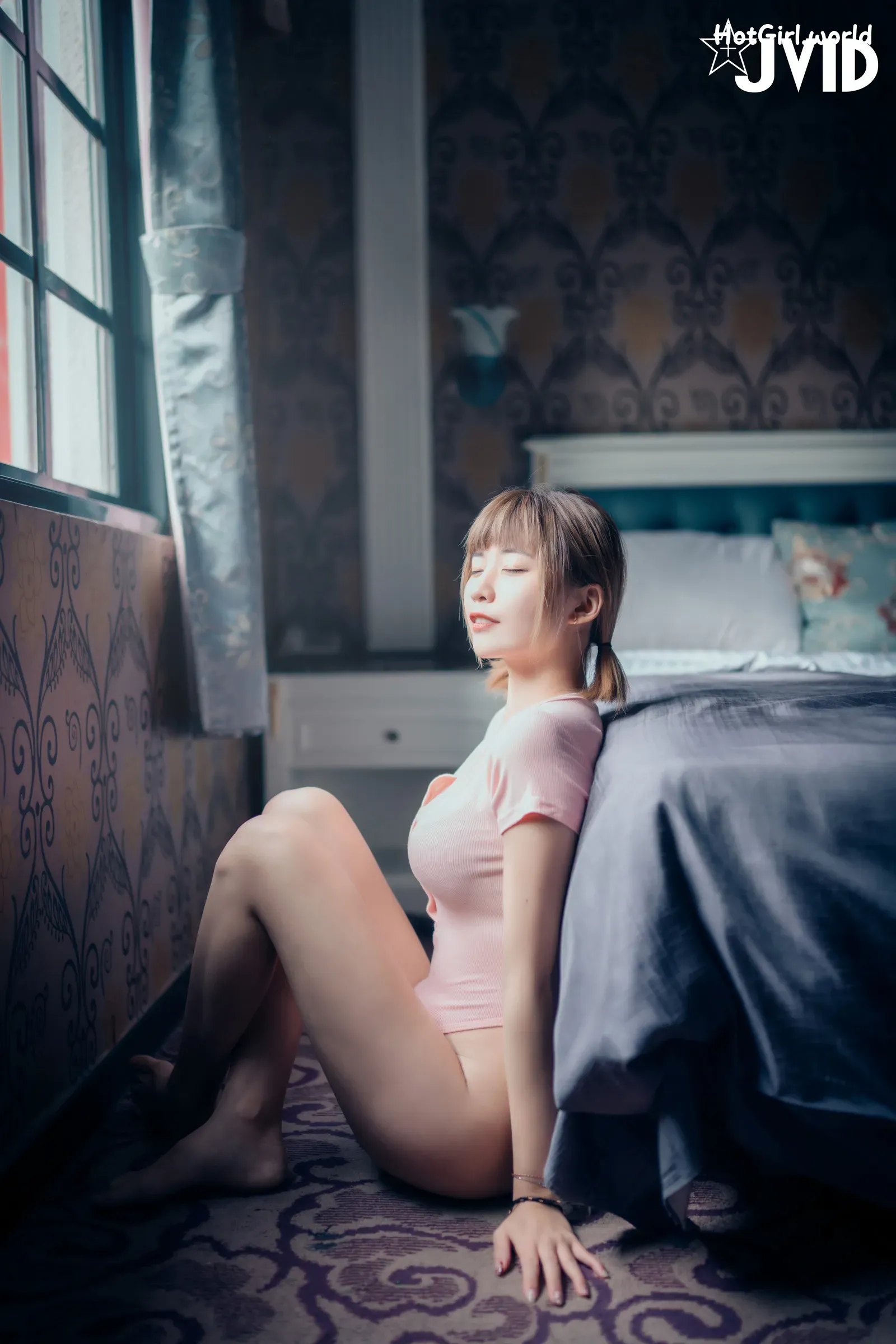 JVID-果寶寶-與-巨乳女友-果寶寶-開房間-全裸-無碼寫真 第32张图