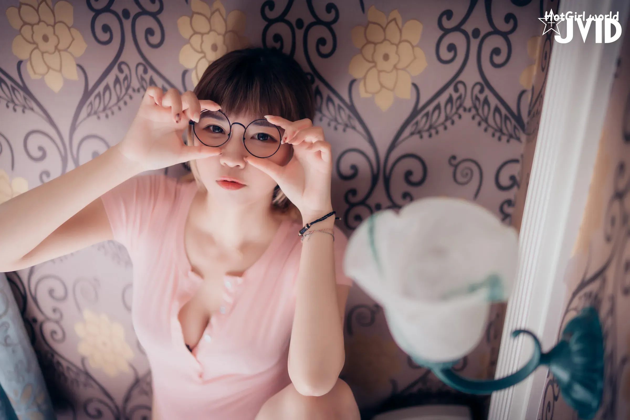 JVID-果寶寶-與-巨乳女友-果寶寶-開房間-全裸-無碼寫真 第116张图