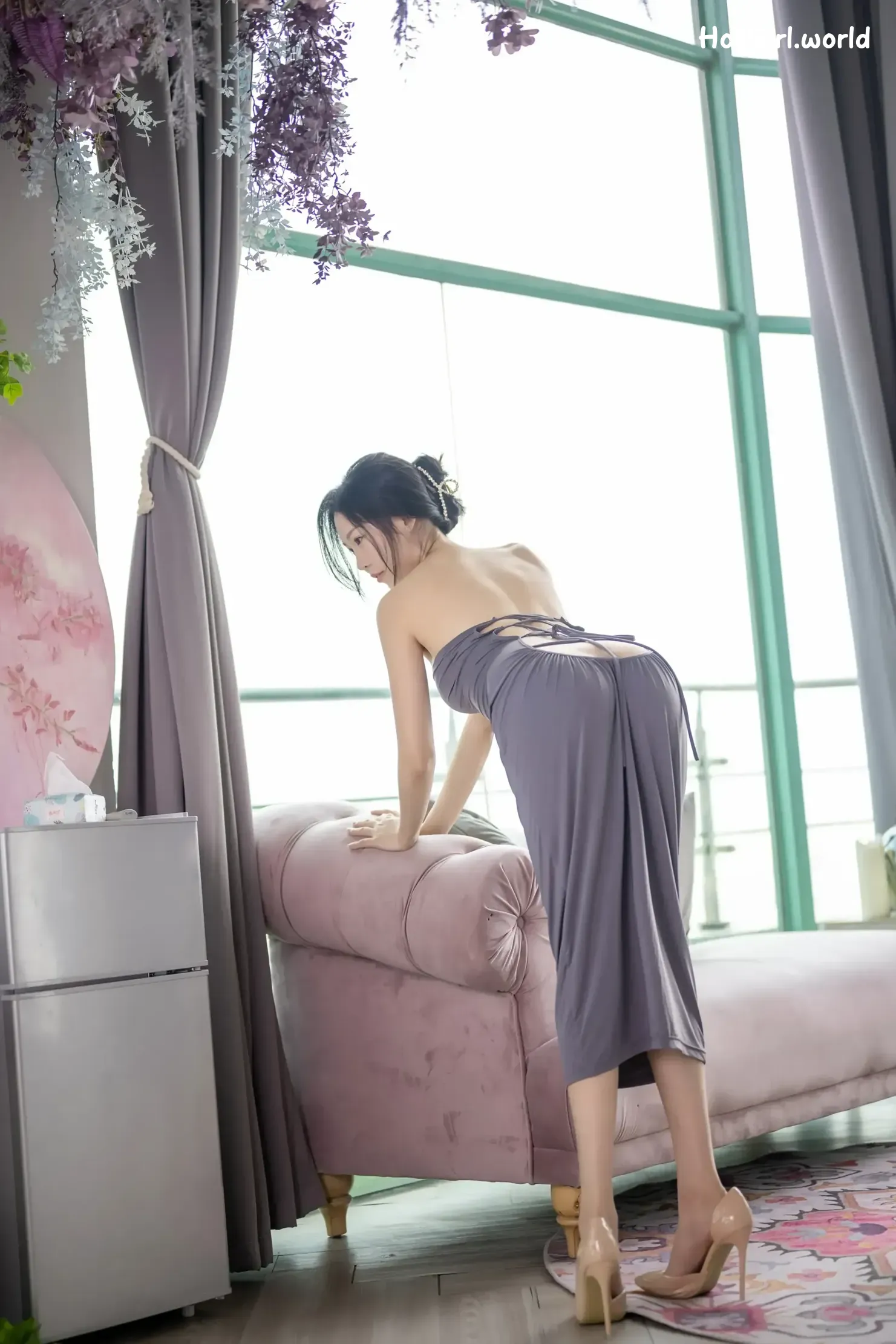 Coser-抖娘-利世-连体裙激凸骆驼趾 第3张图
