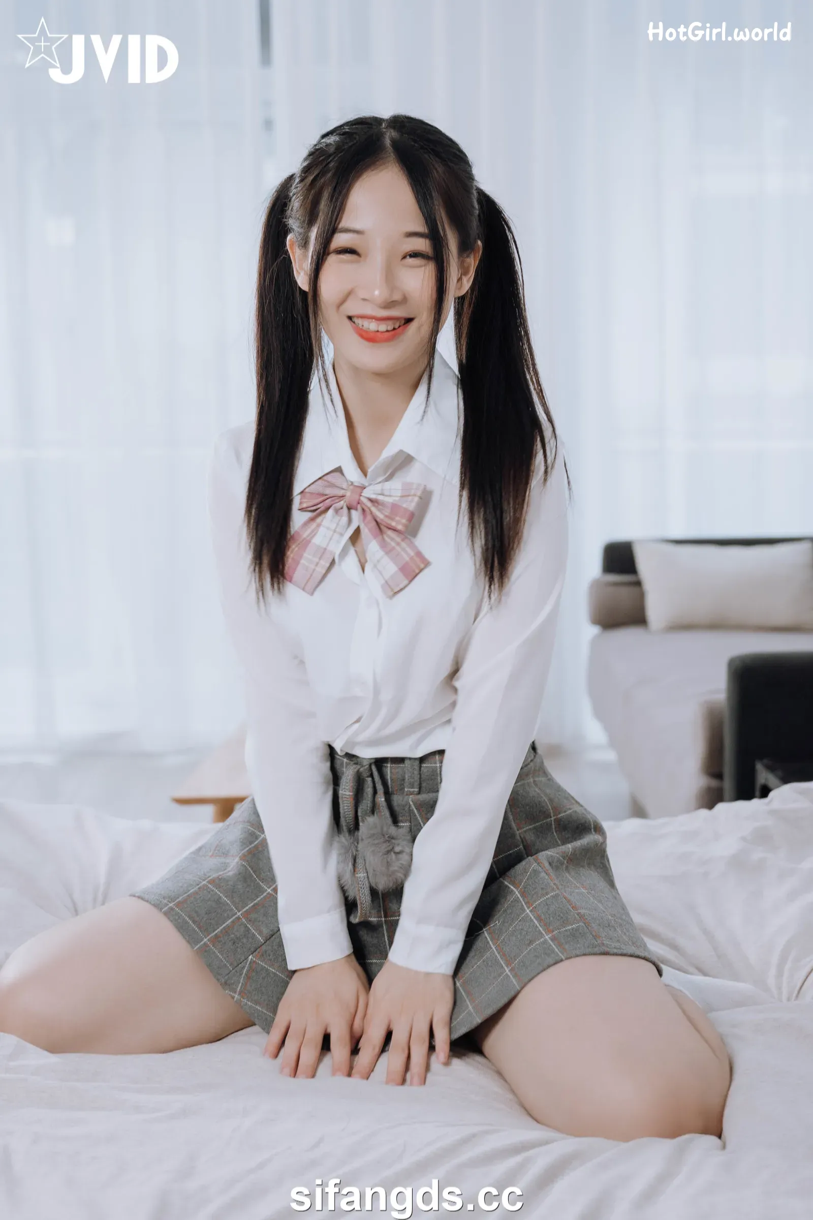 JVID-婕咪-Juice-雙馬尾女孩婕咪想在學長的胯下依偎-全裸無遮四點全開 第25张图