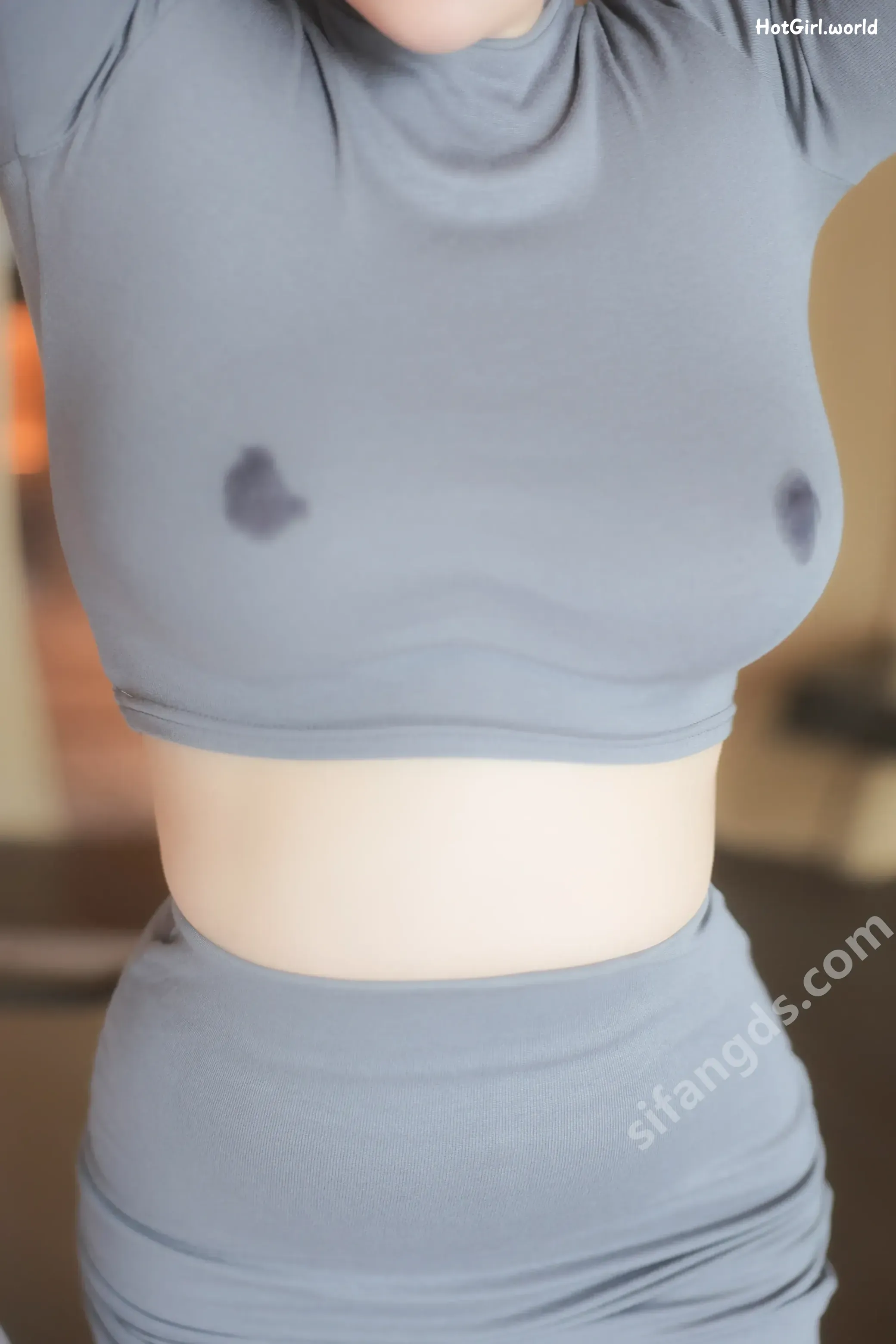 XR-Uncensored-白洁Bessie-R18-秀人网模特-哺乳期黑丝紧身裙 第17张图