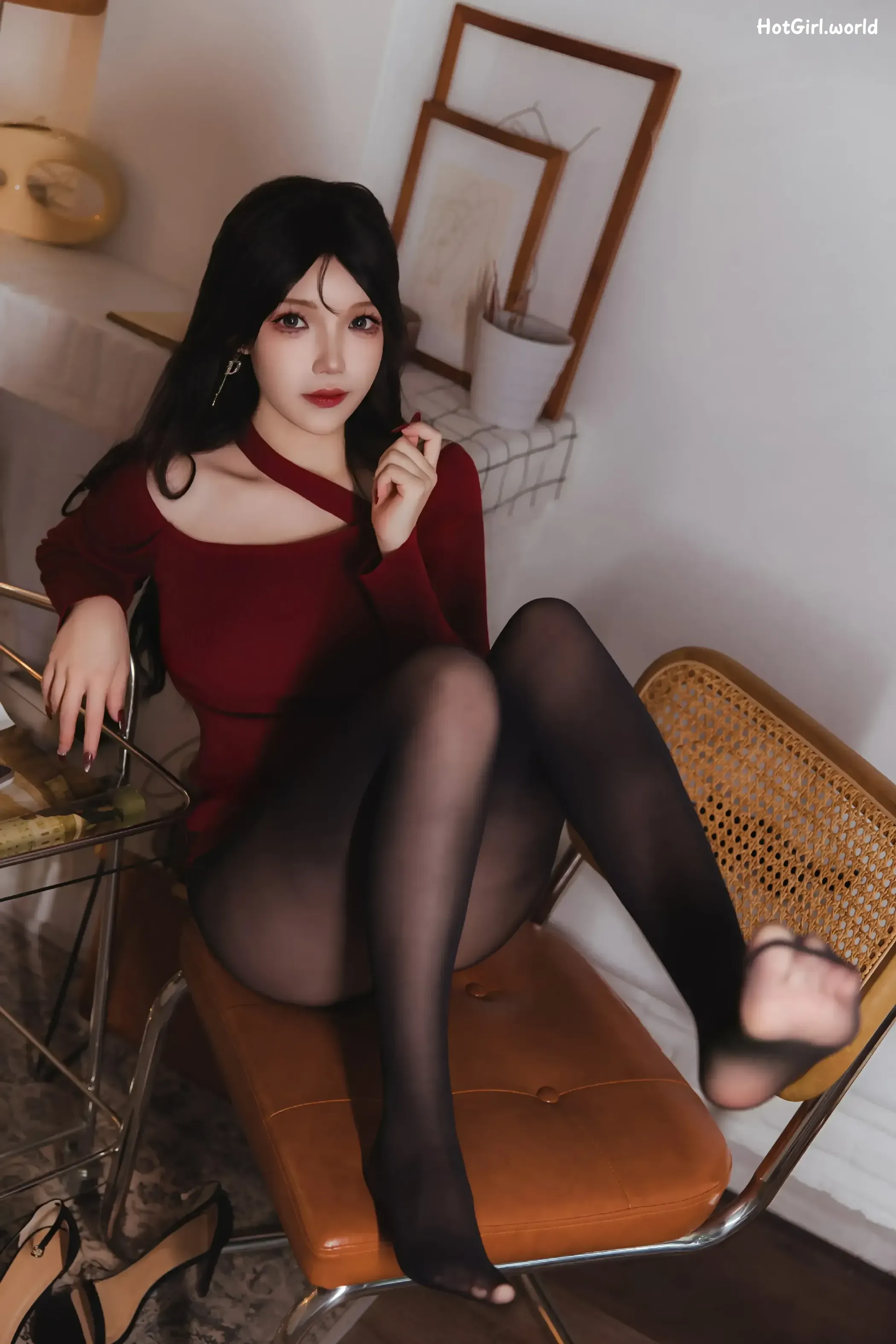 Coser-雪晴-Astra-红裙黑丝小娇妻 第52张图