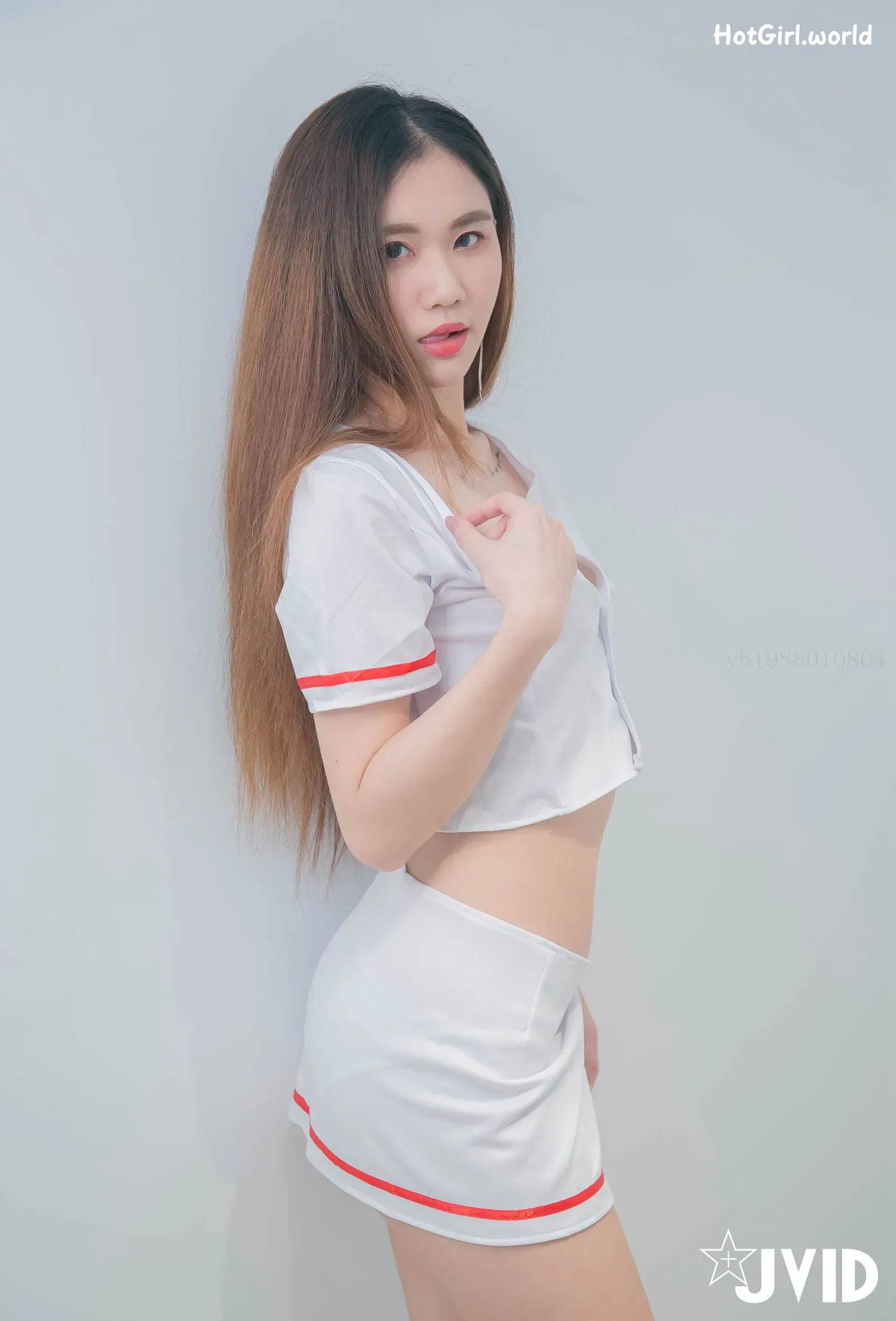 JVID-罗颖-&-伊芙蝶-&-雅婕-&-黎星若-&-昆娜-夜勤病院集中性爱诊疗室 第89张图